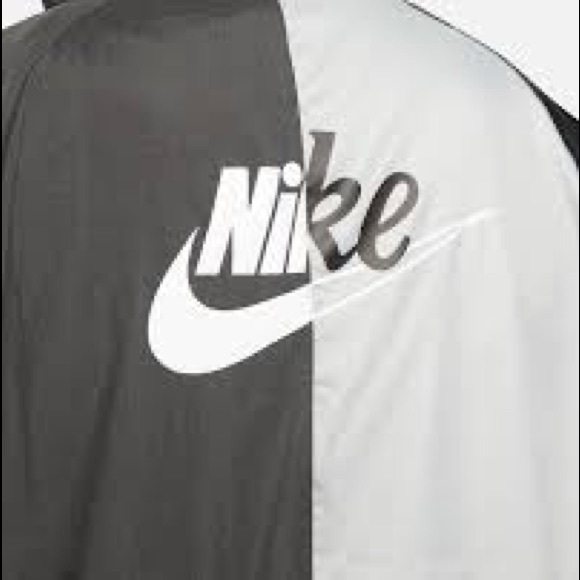Nike Sportswear Sport Essentials+ Windrunner S - Picture 2 of 2